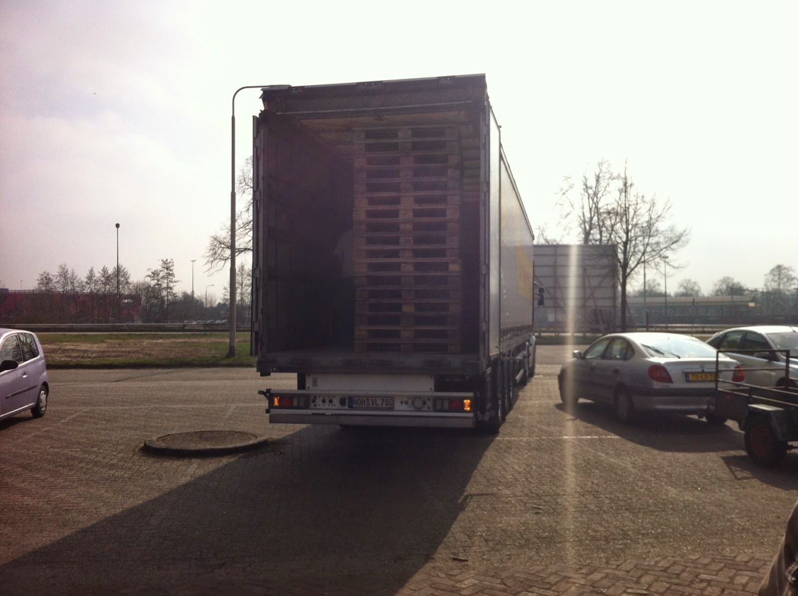 Romeo & Julia?: Pallets....pallets....pallets...